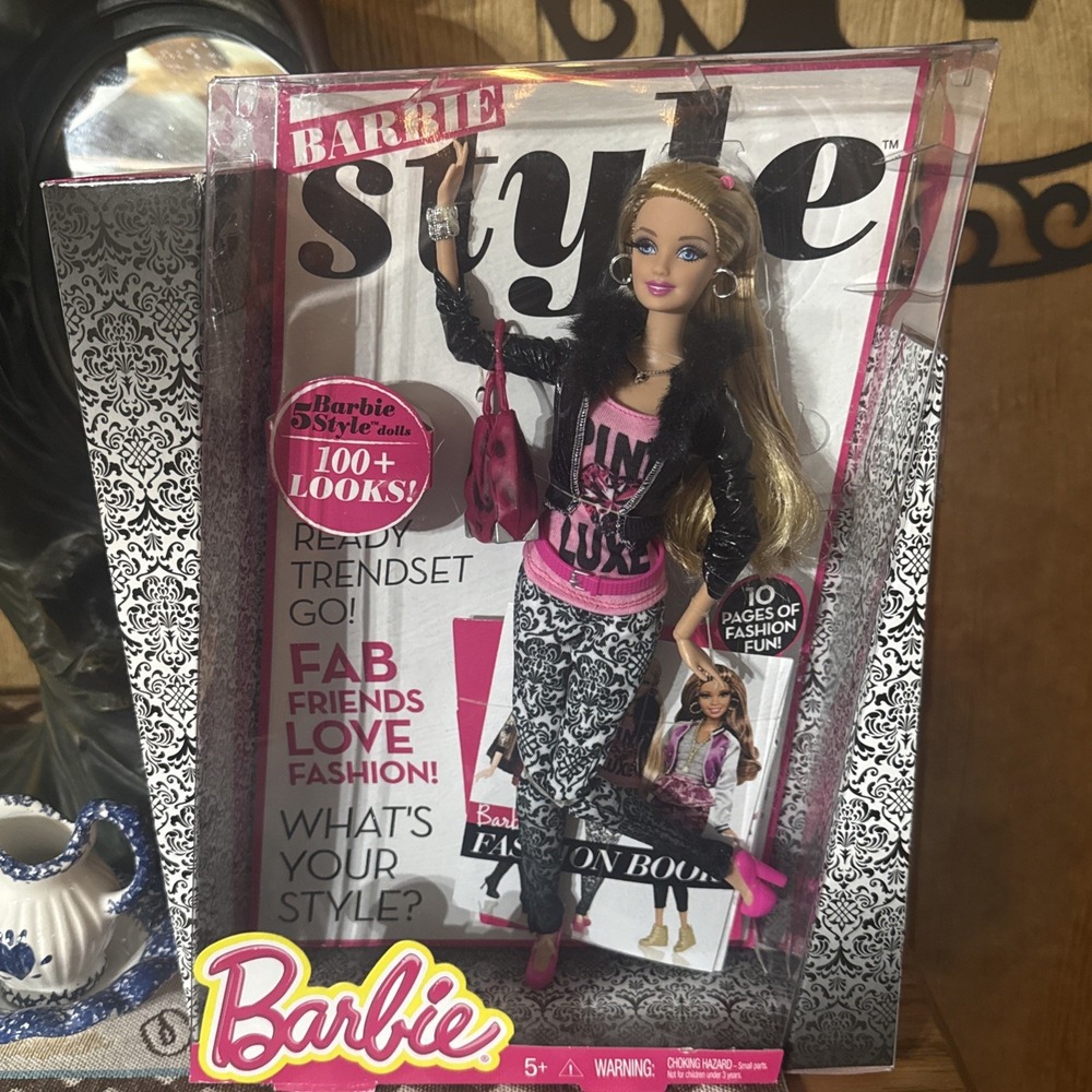 Barbie Style Mix & Match 100+ Looks Doll 2013 Excellent Condition Sealed/unopen